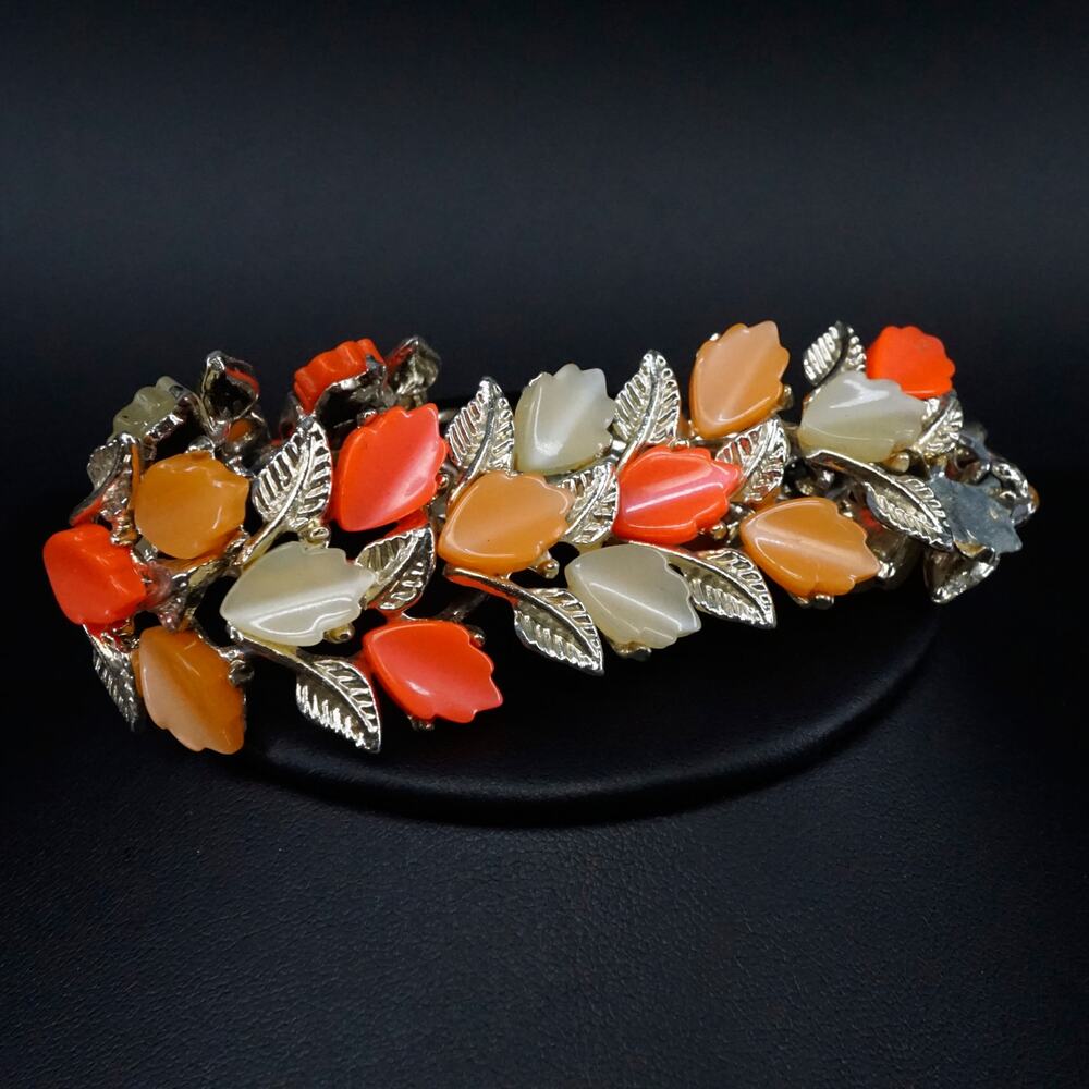 Lisner Vintage Thermoset Leaf Link Bracelet Orange White Silver Tone 7"